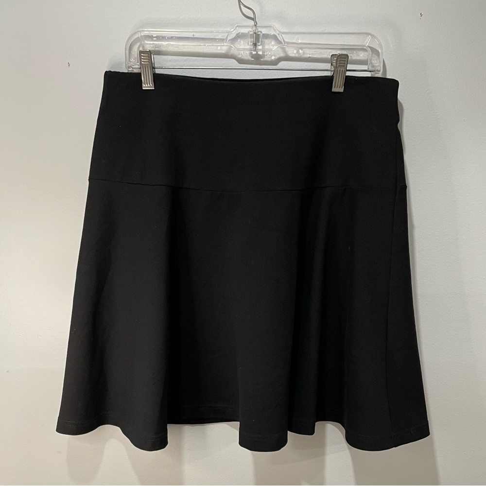 Roz & ALI black skirt sz large